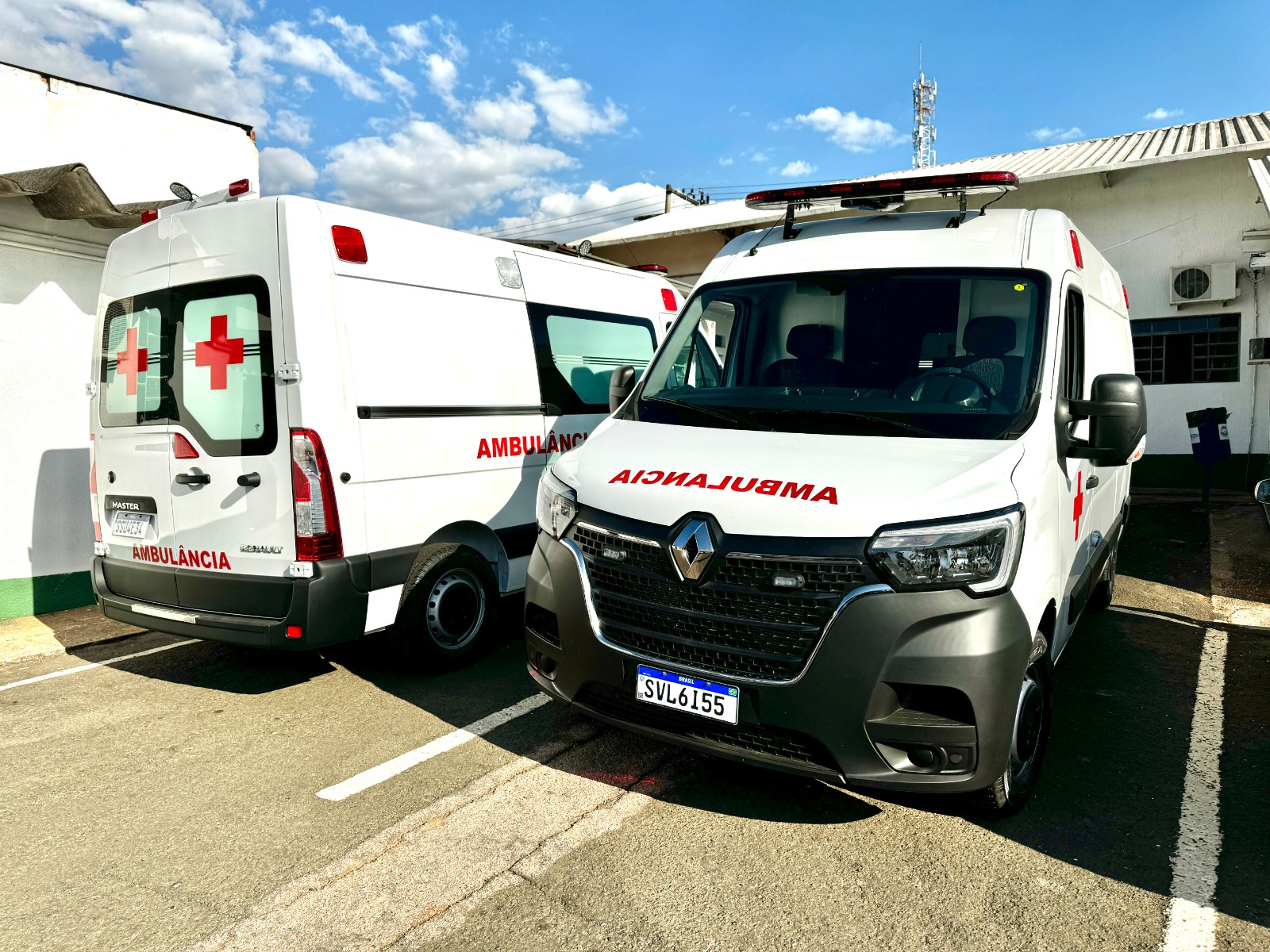 Saúde de Cabreúva conta com duas novas ambulâncias com suporte de UTI